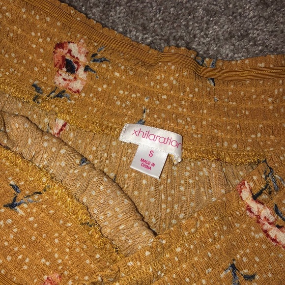 Yellow Top - Picture 4 of 4